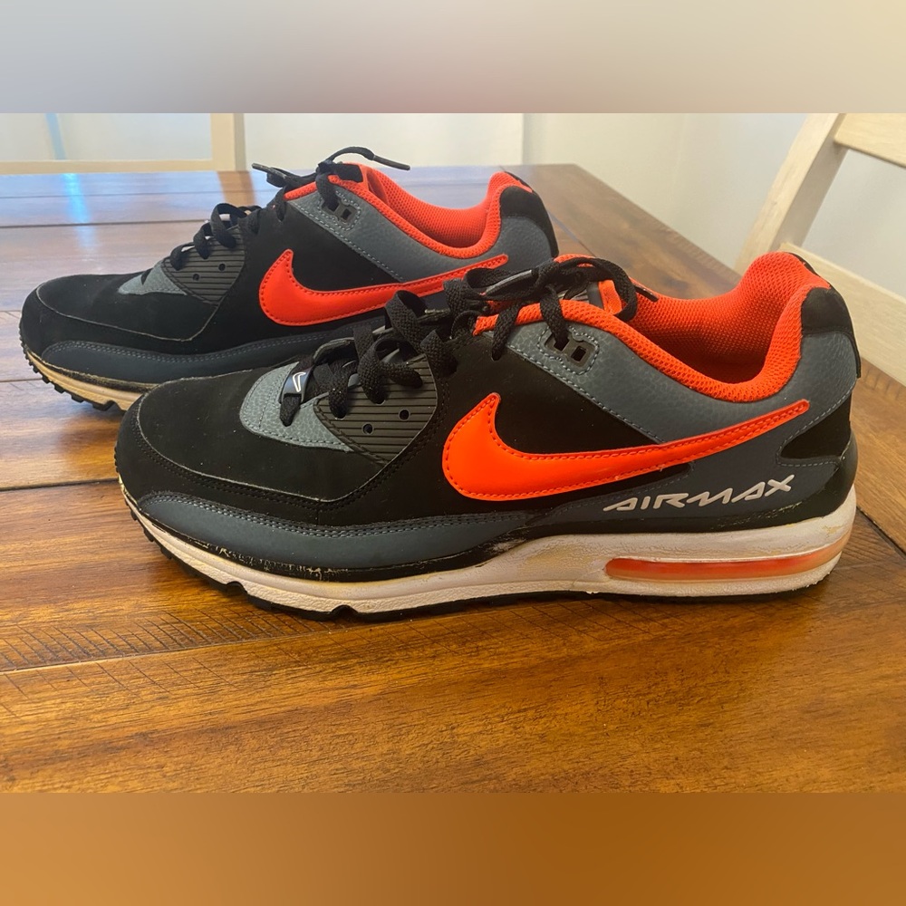 Nike Air Max Black and Pink Sneaker Men’s Size 13